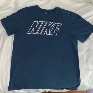 Women’s Nike t-shirt
